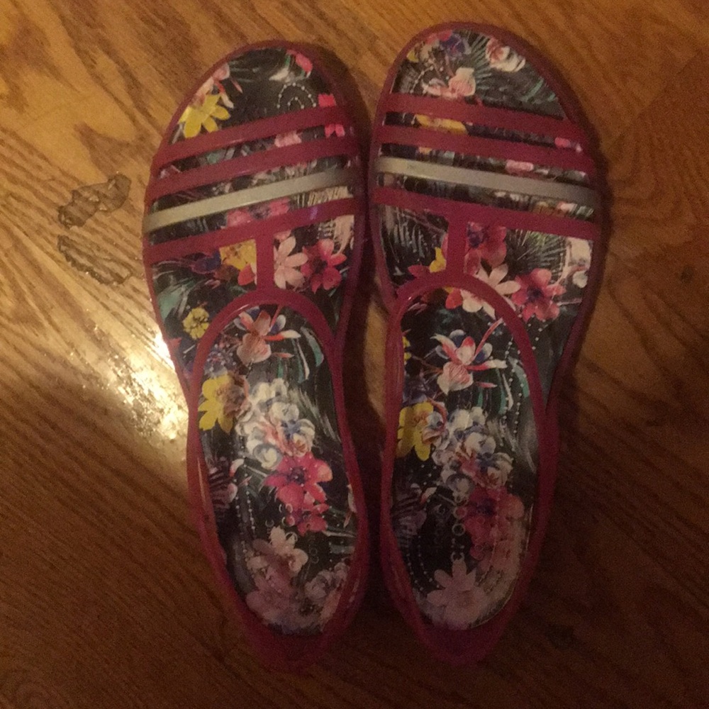 Pink conformable Crocs sandals size 7